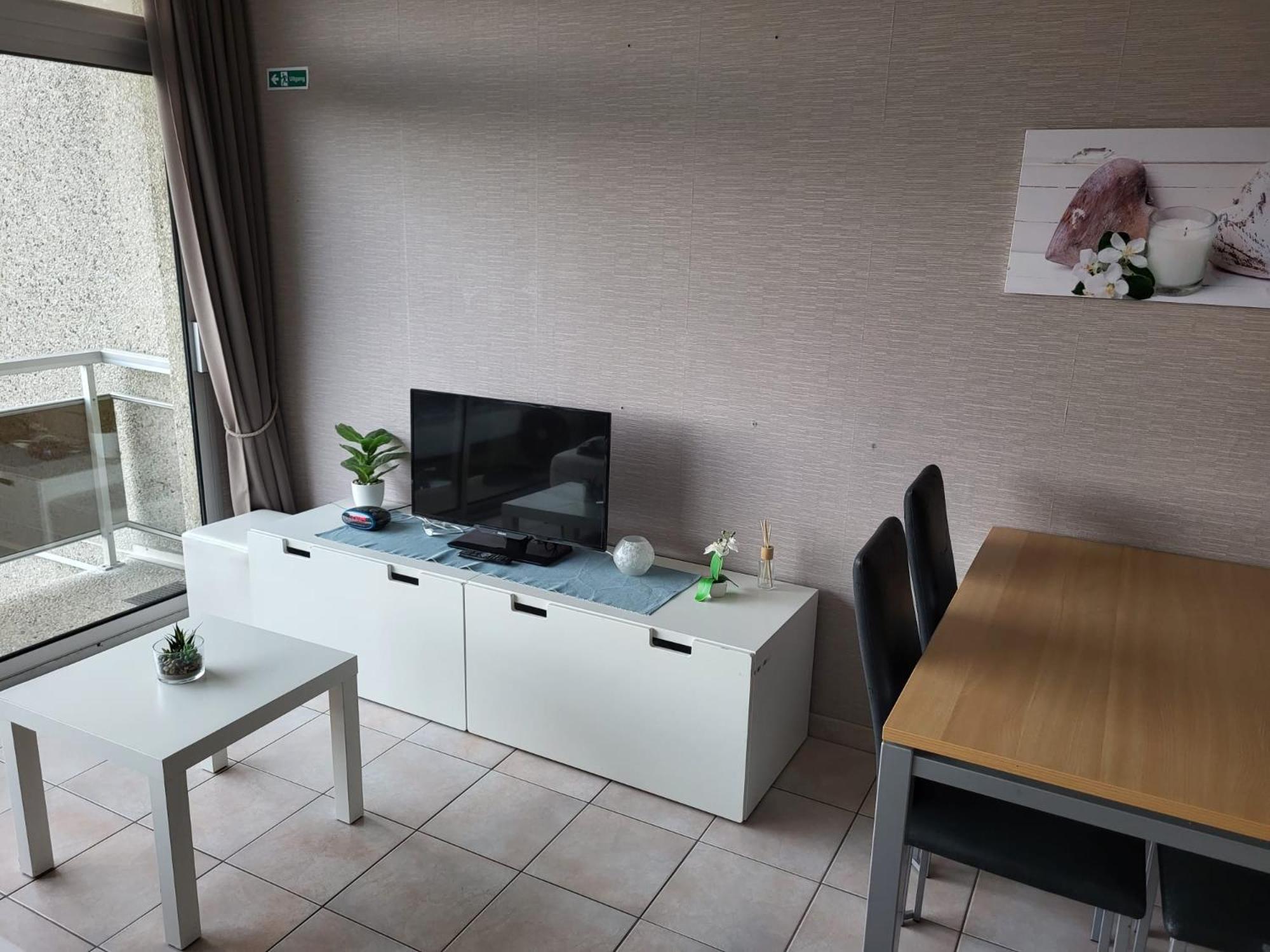 Studio Astrid At 100 Meter From Sea With Parking Place Bredene Bagian luar foto